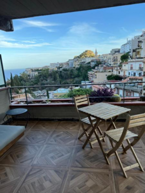 LAPILLI HOUSE TAORMINA